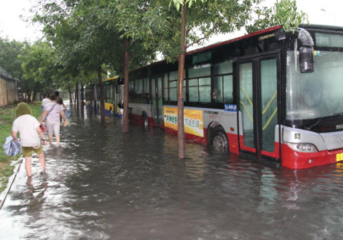 进水应立即停梯 北京市电梯因涉水停运检修  