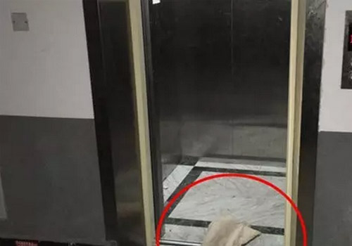 临沂一小区有人故意"霸占"电梯 全楼住户只好爬楼回家