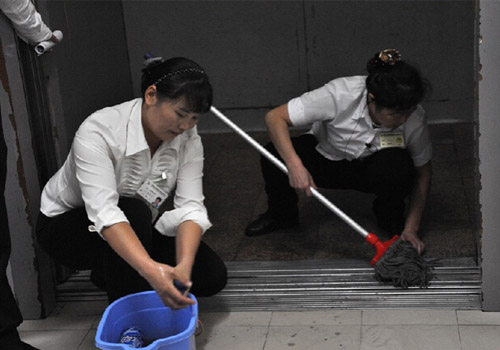 电梯要时刻注意防水和注意卫生