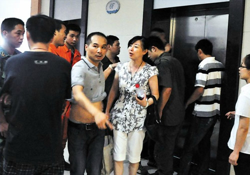 小区变电室被盗电梯被迫停运