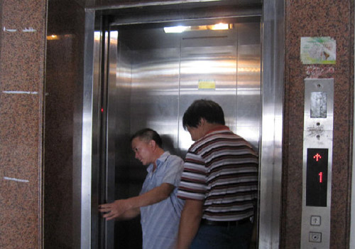 电梯2.jpg