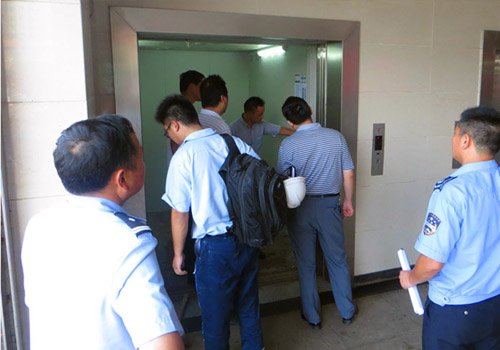 电梯1.jpg