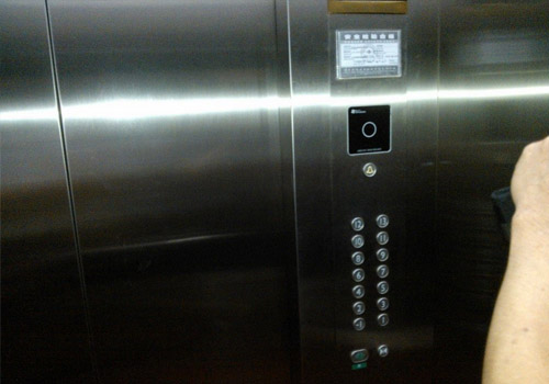 电梯2.jpg