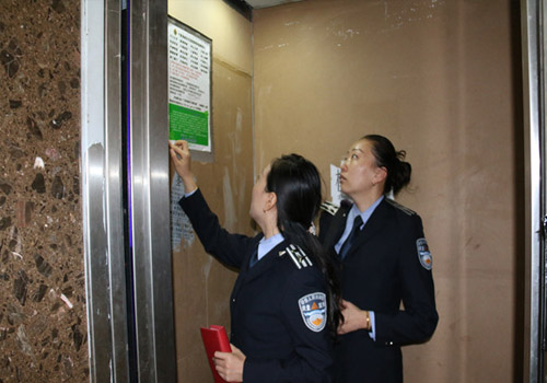 电梯1.jpg